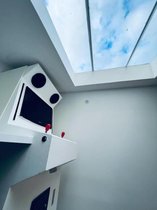 Unique Loft Apartment Located 15 Minutes From The Champs Elysees Saint-Ouen  Ngoại thất bức ảnh